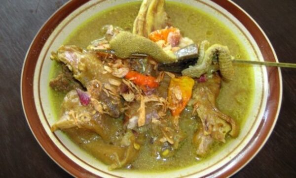 Makan siang di solo makanan enak tempat hits keluarga rumah untuk rombongan kuliner wisata bondan winarno review menu kota warung recommended referensi rekomendasi khas yang murah apa hari romantis malam surakarta