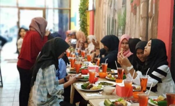 Restoran di kalibata city tempat makan square xxi ada apa aja fasilitas mall kota jakarta selatan pasta kangen rumah apartemen daftar sushi arab jepang korea steak makanan buka jam berapa